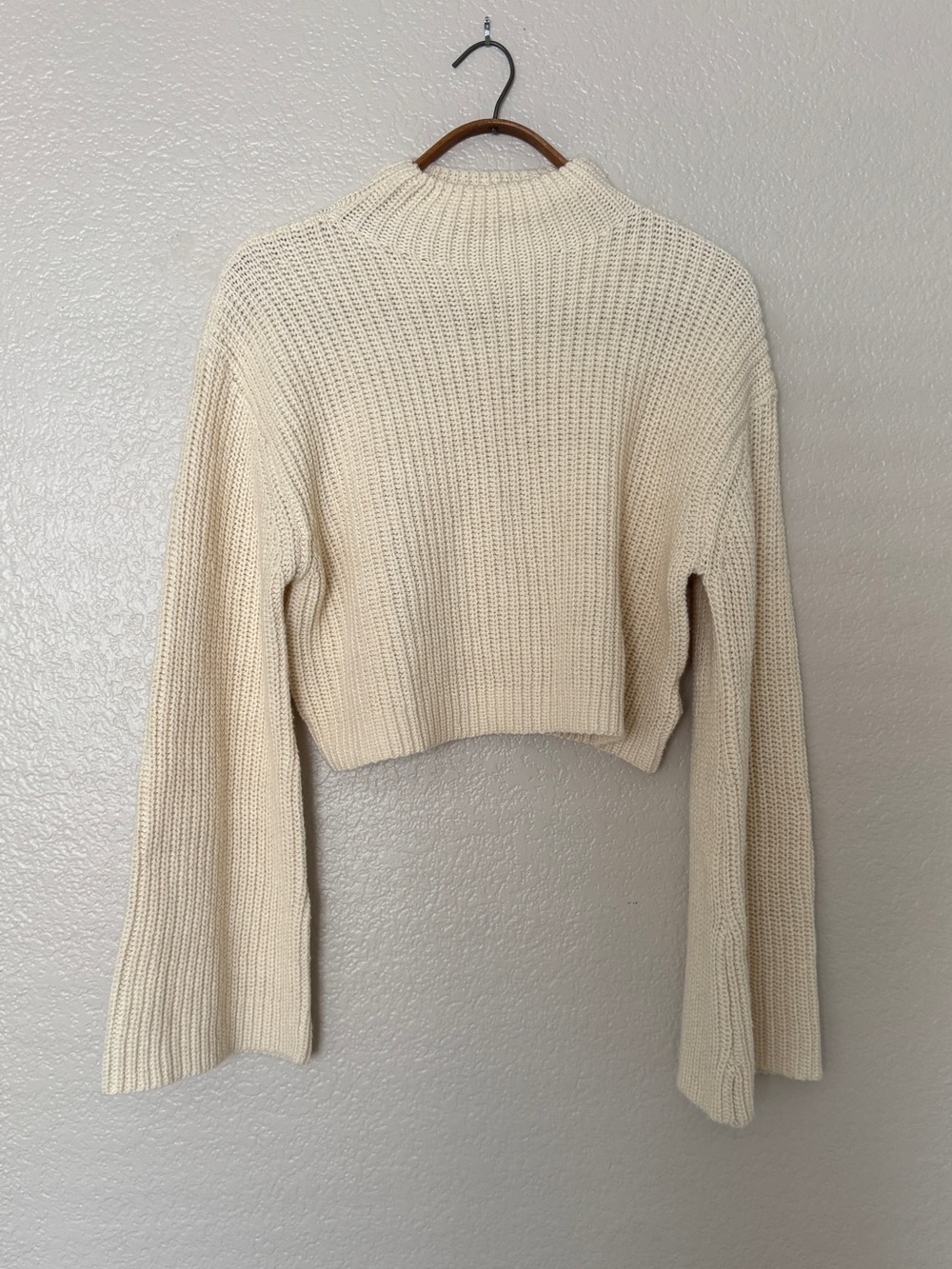 Commense Cropped Knit Sweater, Woman’s M, Cream